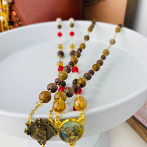 Jesus, Mary, and Joseph! Hand Made Rosaries - Picture 4 of 10